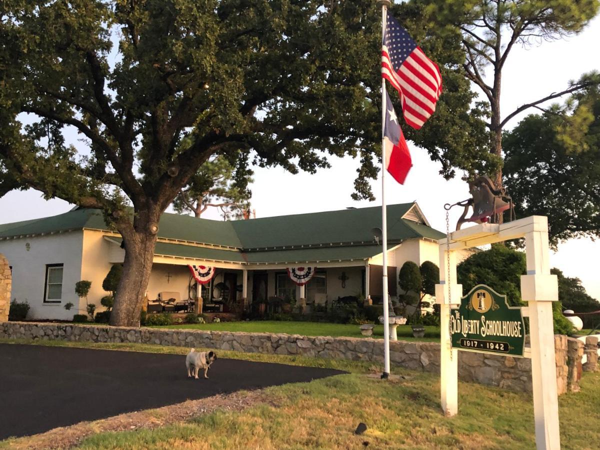 The Old Liberty Schoolhouse Bed & Breakfast Azle Ngoại thất bức ảnh